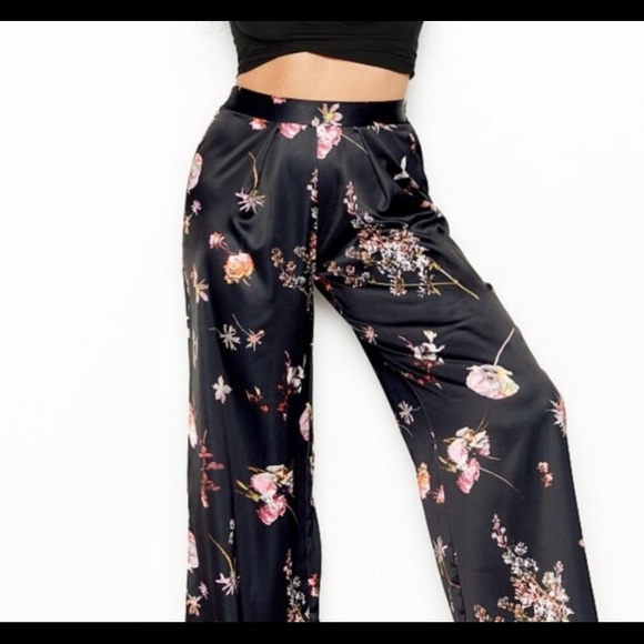 Victoria’s Secret Small Lounge Pajama Pant Vibrant Multicolor Flowers on Black - Picture 2 of 6